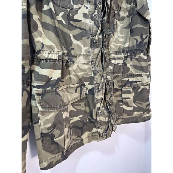 Ashley by 26 International women’s camo utility jacket size Small. #14-1139 - Picture 6 of 10